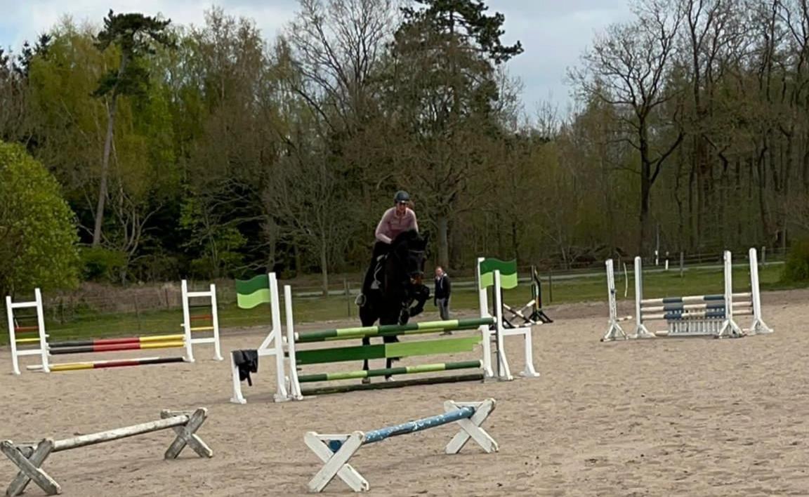 Ferienwohnung Reitanlage Baerenz Selk Bagian luar foto